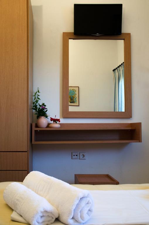 Yialos Studios-Apartments Makrýgialos Eksteriør billede